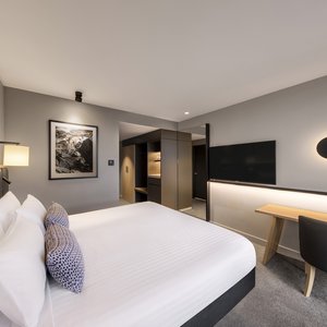 vibe-hotel-hobart-standard-king-room-03-2020